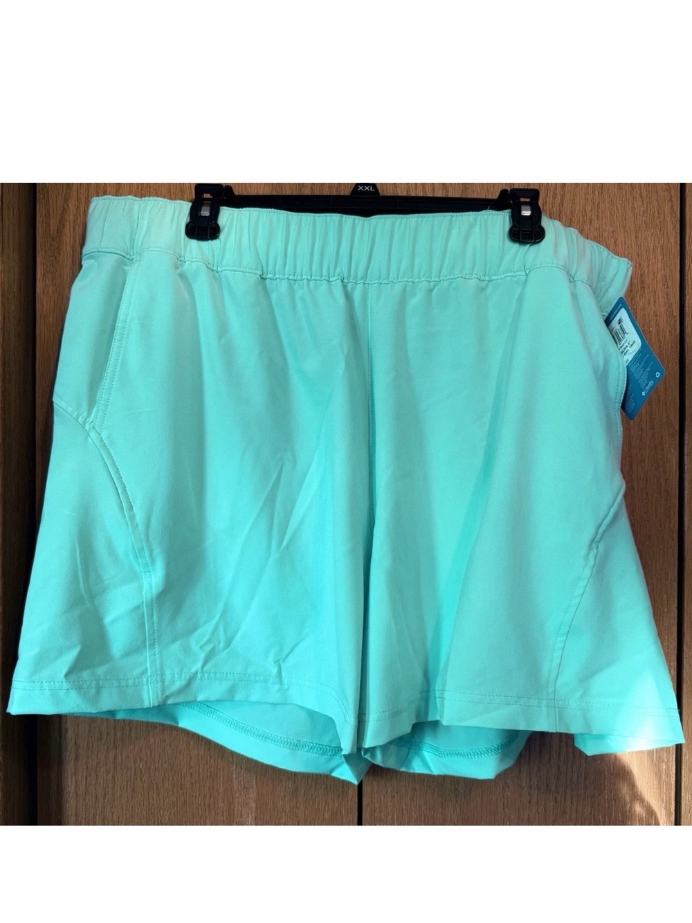 Columbia XXL Women’s Aqua Green Athletic Shorts NEW UPF Pockets stretch